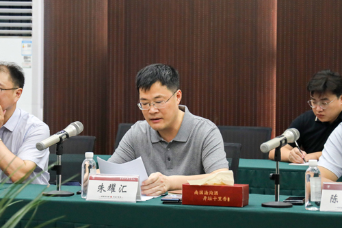 湯溝酒業(yè)黨委書(shū)記董事長(zhǎng)朱耀匯